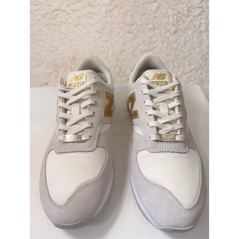New Balance 420 Sneakers Womens Size 9 Suede and Canvas in Gold and Cream color